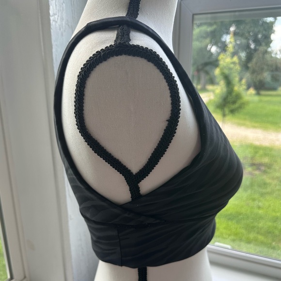 Lululemon Align Reversible Bra size 8 - Picture 6 of 12